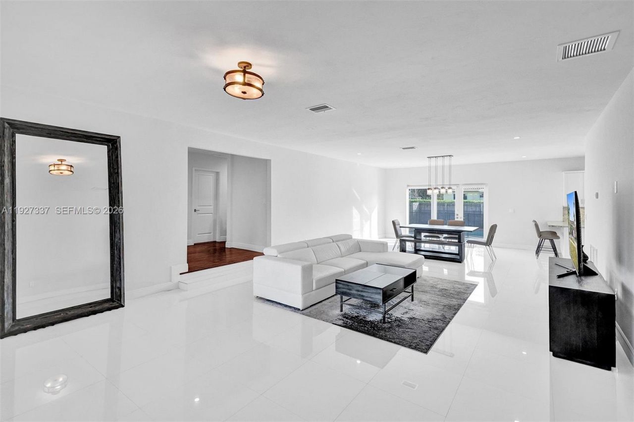 1102 Meadowlark Ave, Miami Springs, FL 33166 Photo