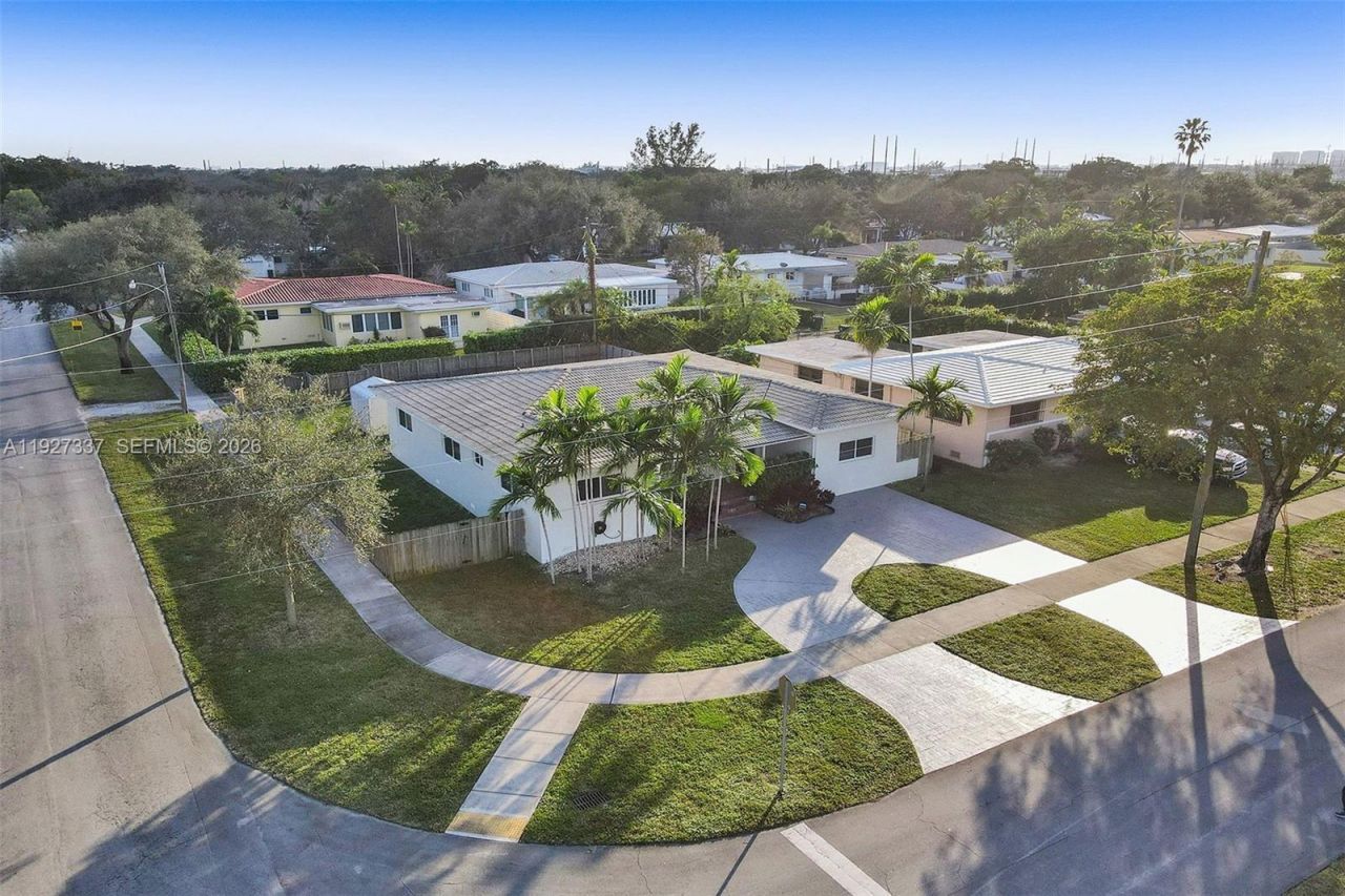 1102 Meadowlark Ave, Miami Springs, FL 33166 Photo