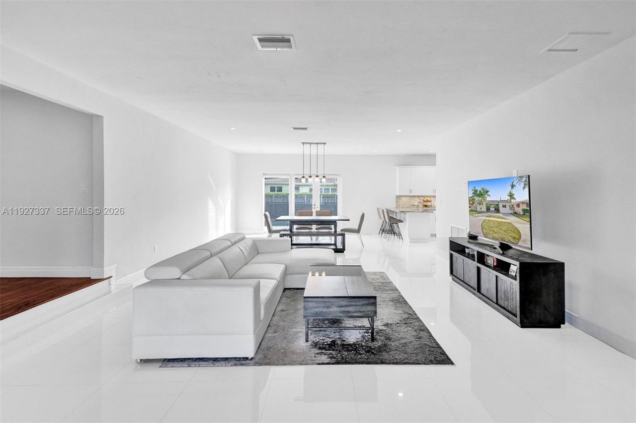 1102 Meadowlark Ave, Miami Springs, FL 33166 Photo