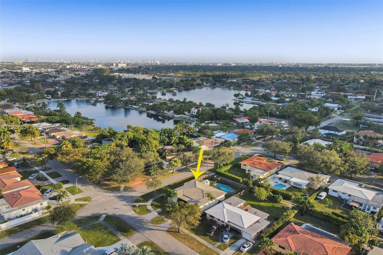 1102 Meadowlark Ave, Miami Springs, FL 33166 Photo