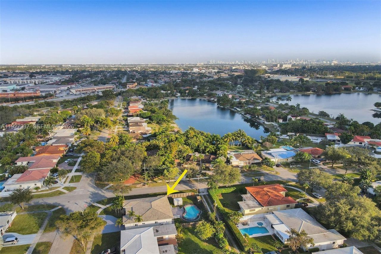 1102 Meadowlark Ave, Miami Springs, FL 33166 Photo