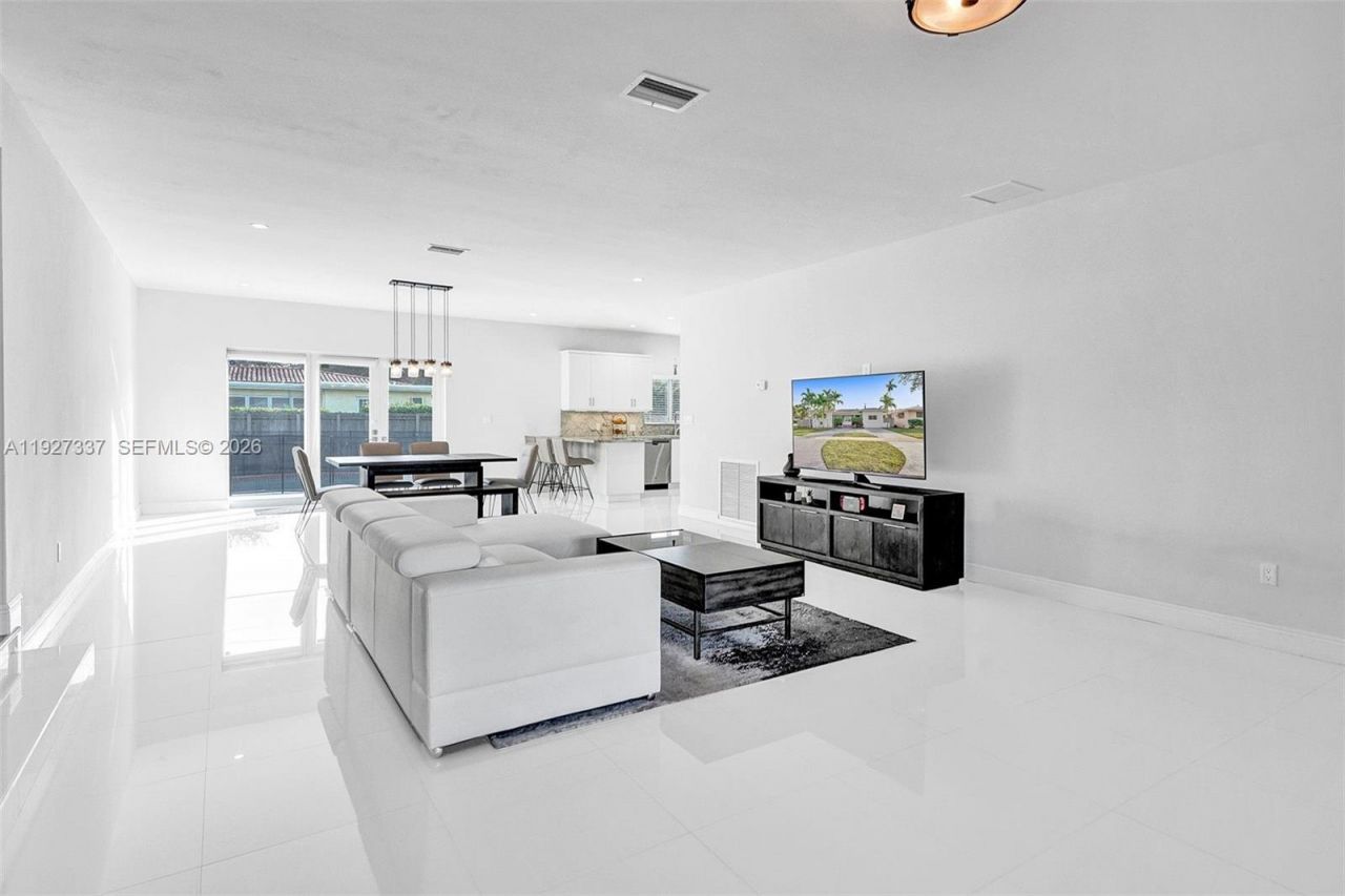 1102 Meadowlark Ave, Miami Springs, FL 33166 Photo