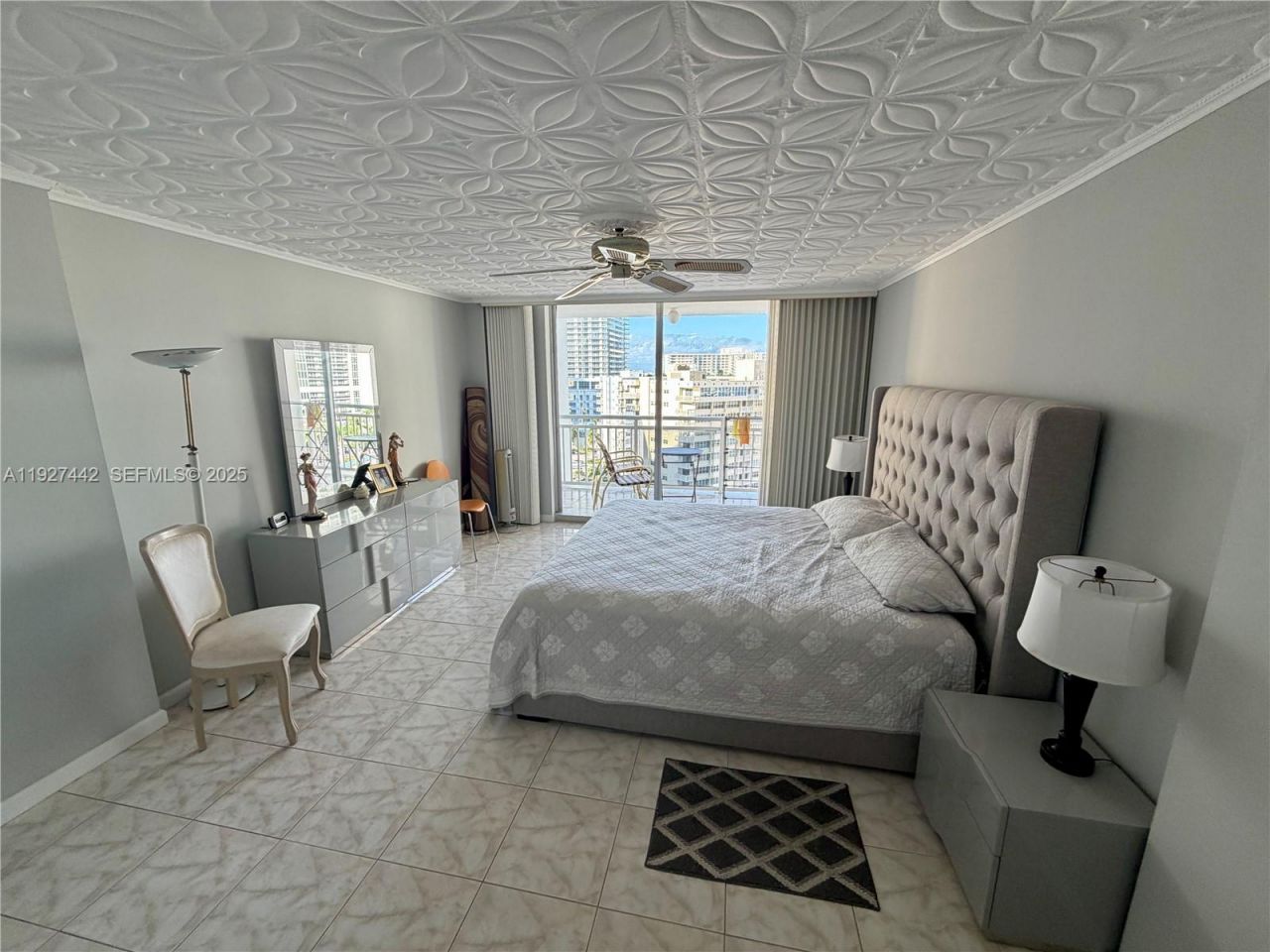 1849 S Ocean Drive, Unit 1405, Hallandale Beach, FL 33009 Photo
