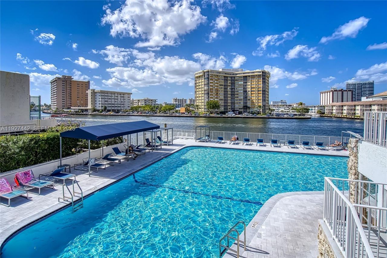 1849 S Ocean Drive, Unit 1405, Hallandale Beach, FL 33009 Photo