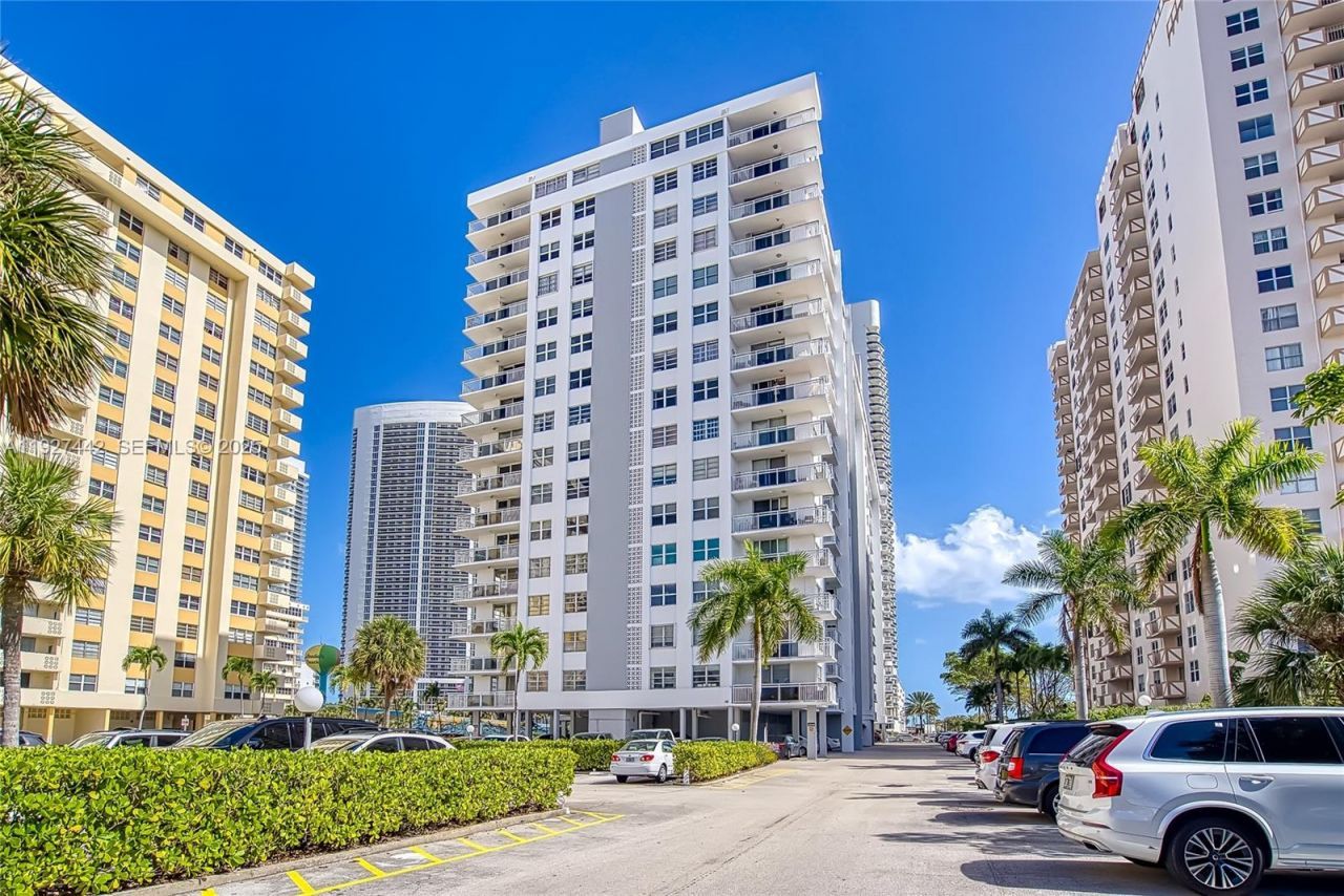 1849 S Ocean Drive, Unit 1405, Hallandale Beach, FL 33009 Photo