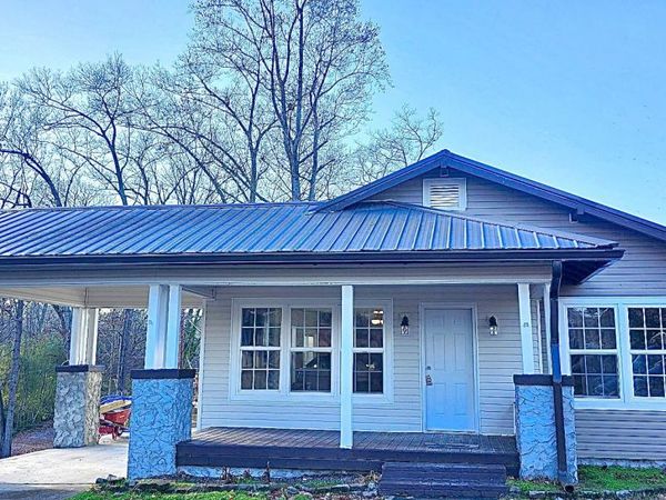 1322 Pennsylvania Avenue, Etowah, TN 37331