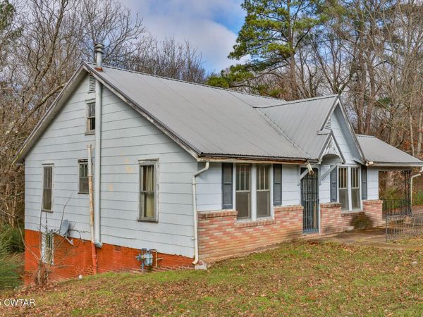 1299 S Meridian Street, Greenfield, TN 38230