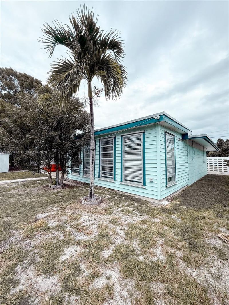 1403 Grouper Dr, Marathon, FL 33050 Photo