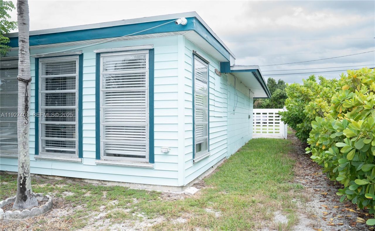 1403 Grouper Dr, Marathon, FL 33050 Photo