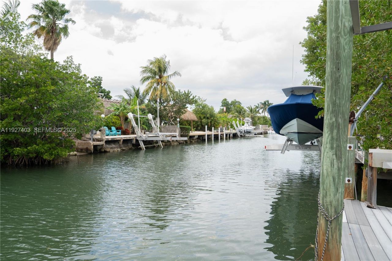 1403 Grouper Dr, Marathon, FL 33050 Photo