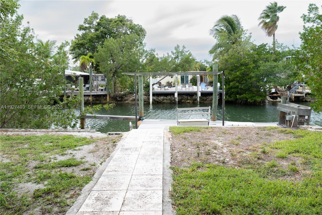 1403 Grouper Dr, Marathon, FL 33050 Photo