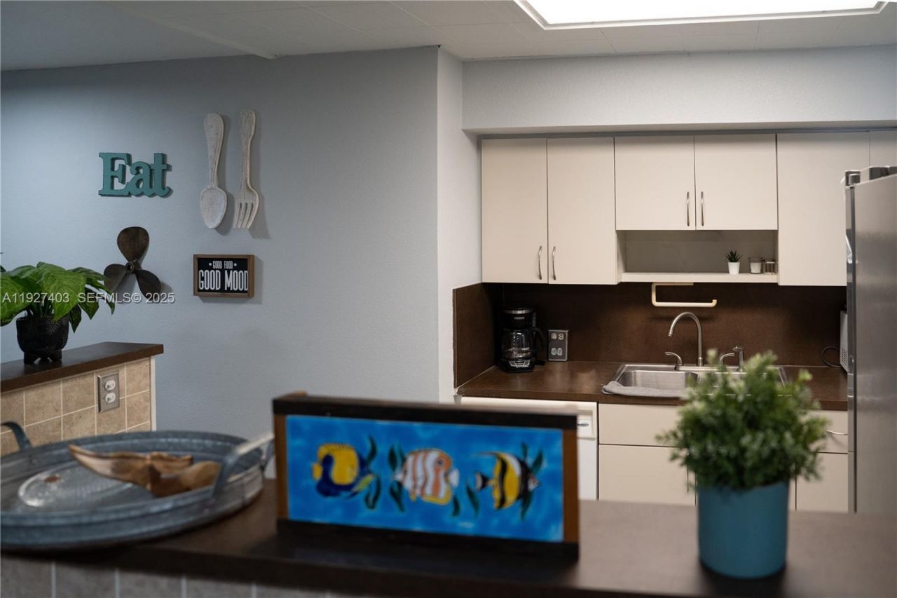 1403 Grouper Dr, Marathon, FL 33050 Photo