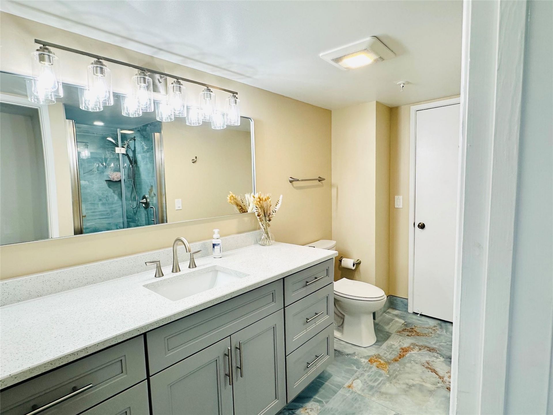 2200 S Cypress Bend Drive, Unit 802, Pompano Beach, FL 33069 Photo