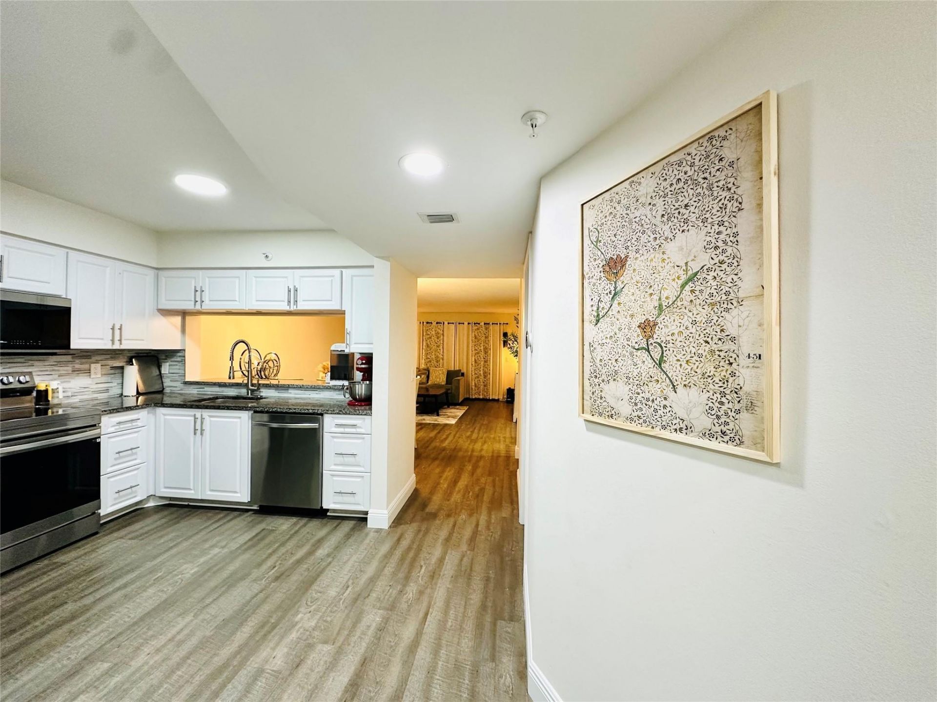 2200 S Cypress Bend Drive, Unit 802, Pompano Beach, FL 33069 Photo