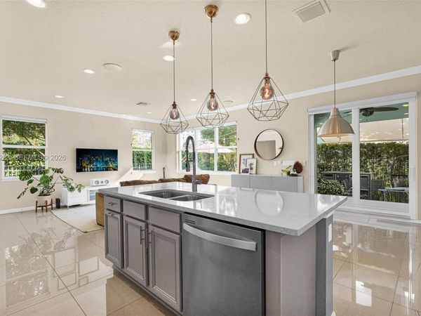 3936 Mahogany Ln, Hollywood, FL 33021