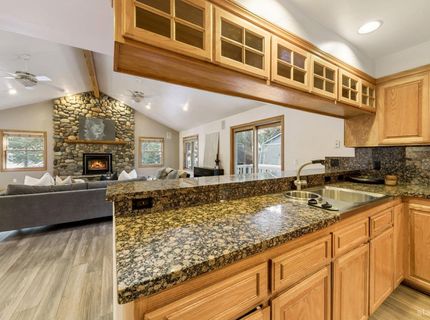 926 Tanglewood Drive, South Lake Tahoe, CA 96150 Photo
