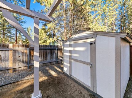 926 Tanglewood Drive, South Lake Tahoe, CA 96150 Photo