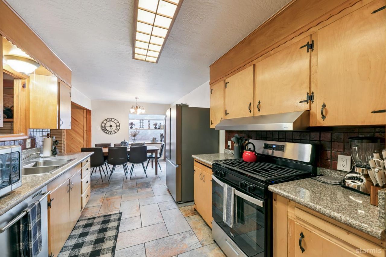 2265 Arizona Avenue, South Lake Tahoe, CA 96150 Photo