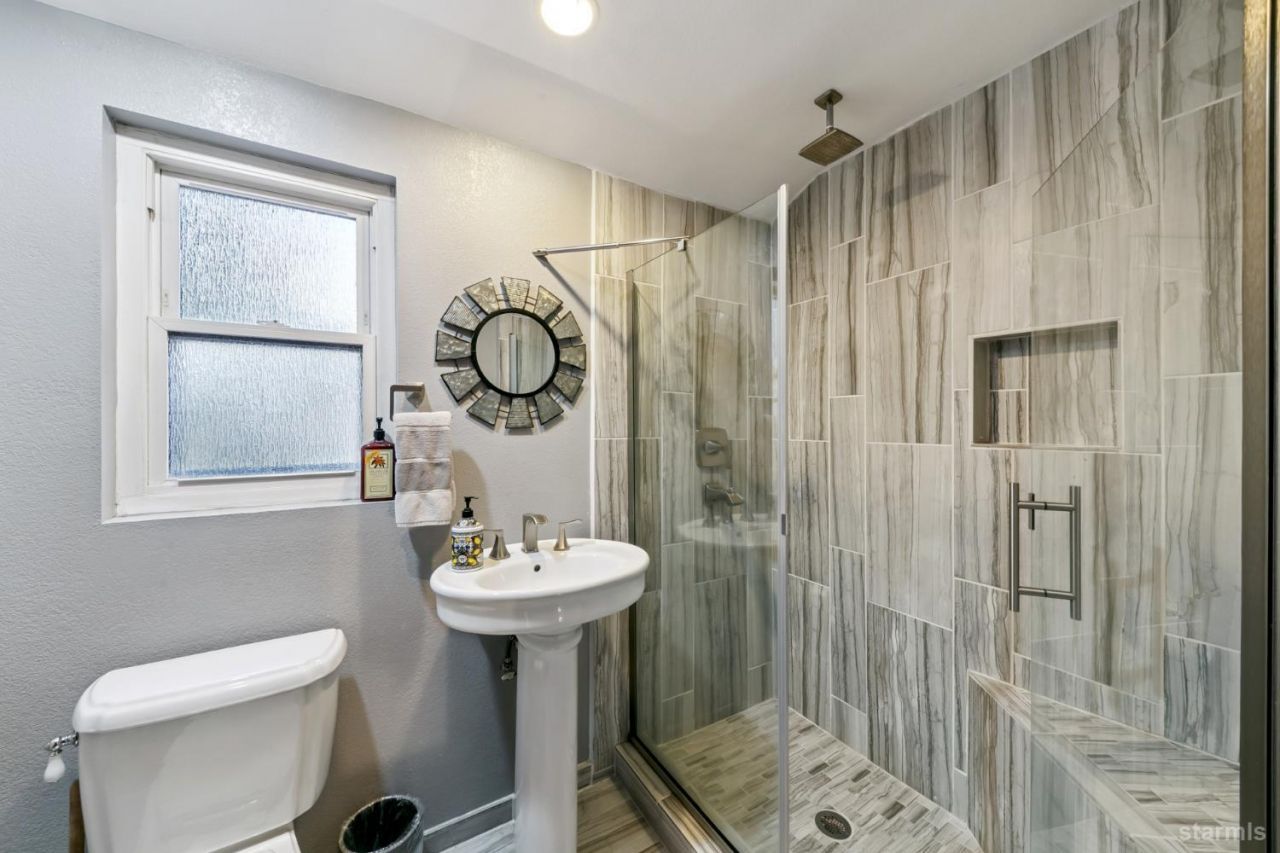 2265 Arizona Avenue, South Lake Tahoe, CA 96150 Photo