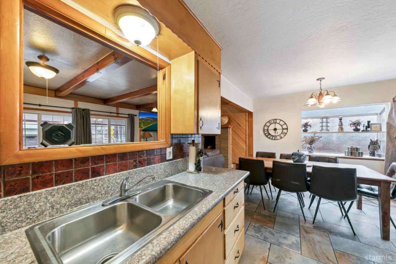 2265 Arizona Avenue, South Lake Tahoe, CA 96150 Photo