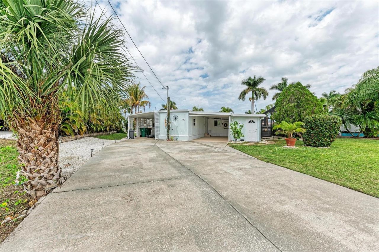 740 Deauville Drive, Punta Gorda, FL 33950 Photo