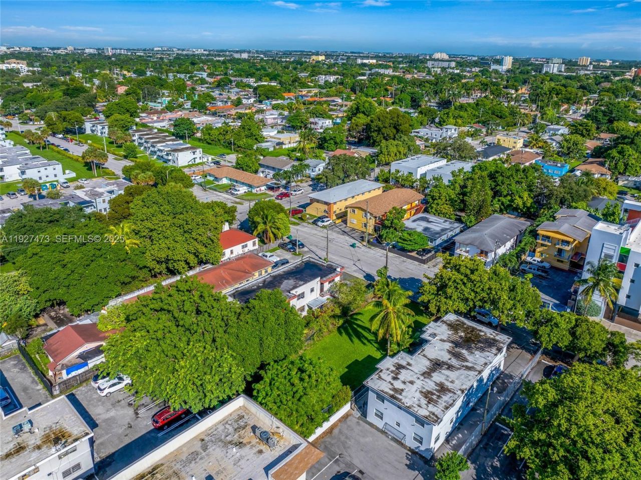 1872 NW 24th St, Miami, FL 33142 Photo