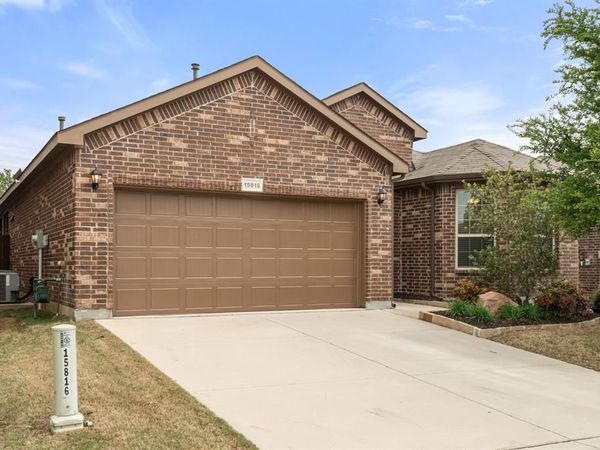 15816 Oak Pointe Drive, Fort Worth, TX 76177