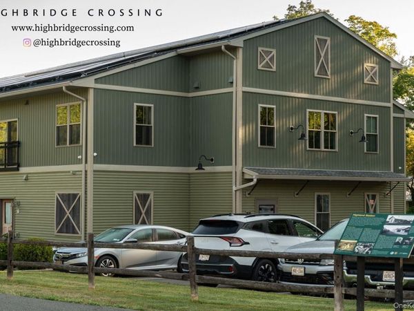 128 Vineyard Avenue, Unit 205, Highland, NY 12528