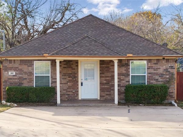 202 N Harrison Avenue, Sherman, TX 75090