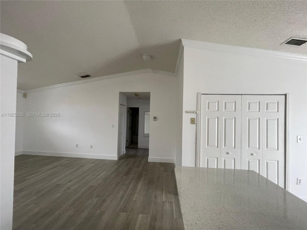 3375 W 76th St, Unit 211, Hialeah, FL 33018 Photo