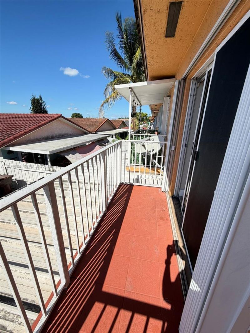 3375 W 76th St, Unit 211, Hialeah, FL 33018 Photo