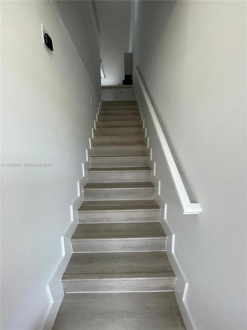 3375 W 76th St, Unit 211, Hialeah, FL 33018 Photo