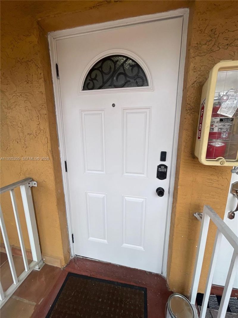 3375 W 76th St, Unit 211, Hialeah, FL 33018 Photo