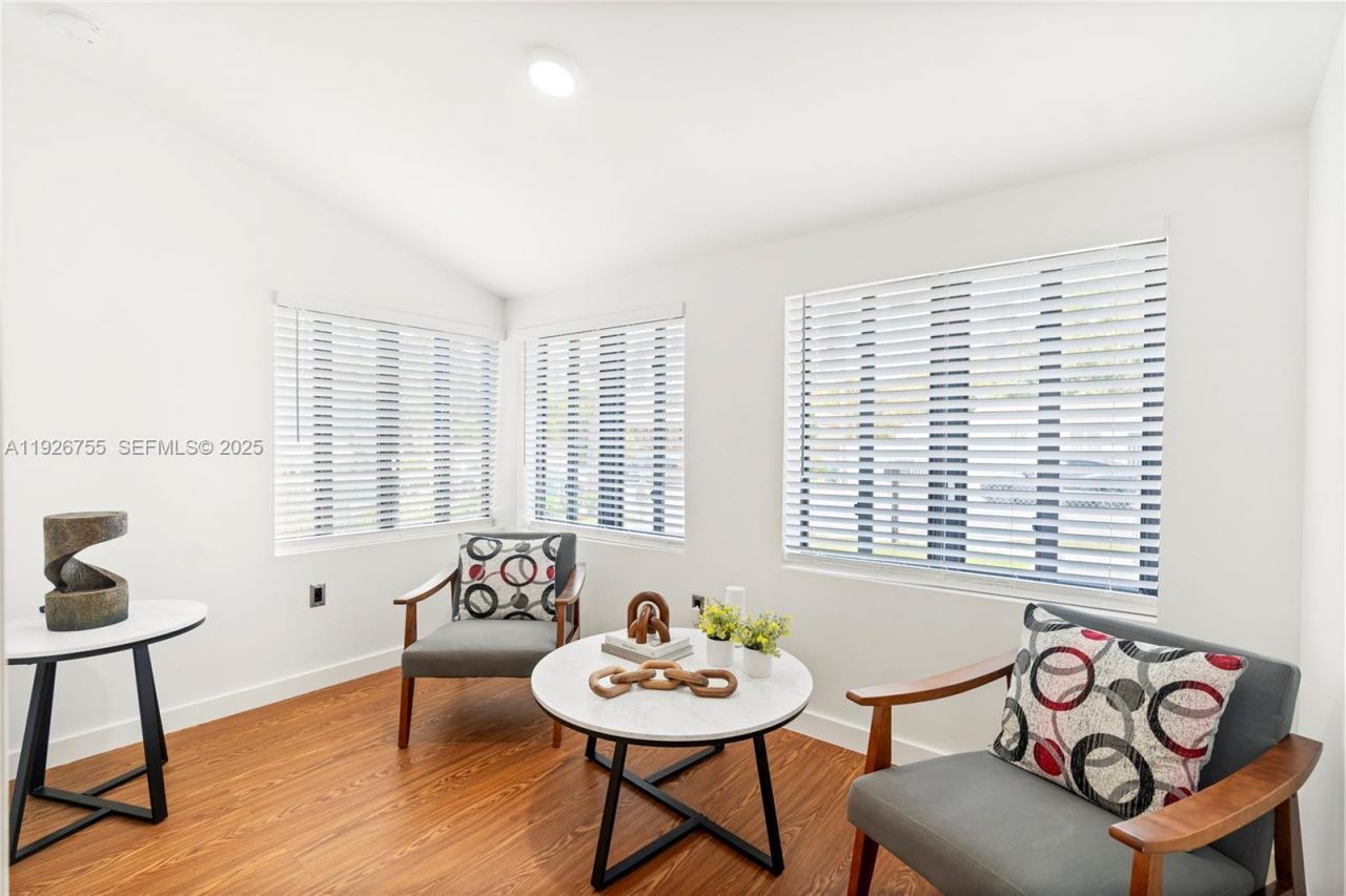 1121 NW 57th St, Miami, FL 33127 Photo