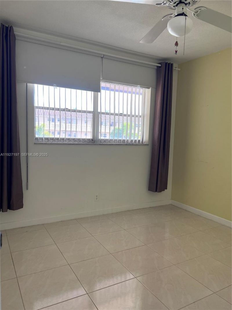300 NE 20th St, Unit 406, Boca Raton, FL 33431 Photo