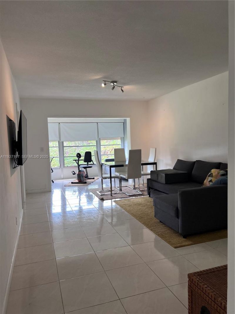 300 NE 20th St, Unit 406, Boca Raton, FL 33431 Photo