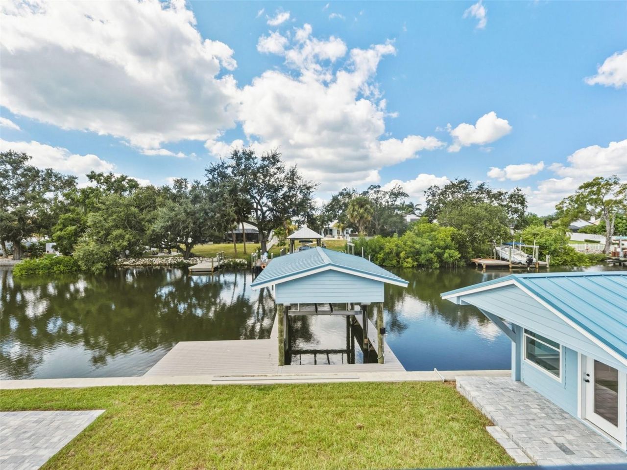 8717 Driftwood Drive, Tampa, FL 33615 Photo