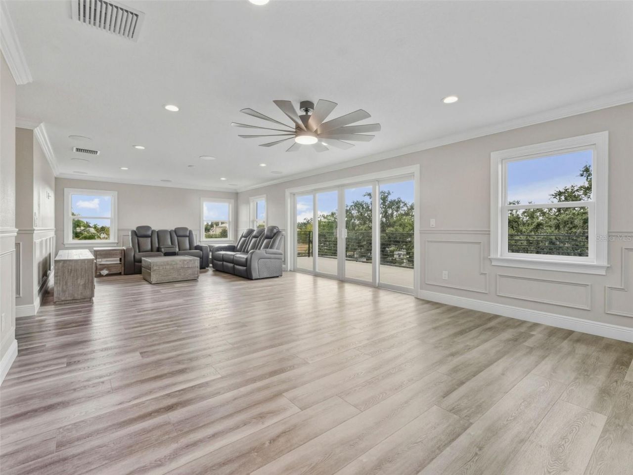 8717 Driftwood Drive, Tampa, FL 33615 Photo