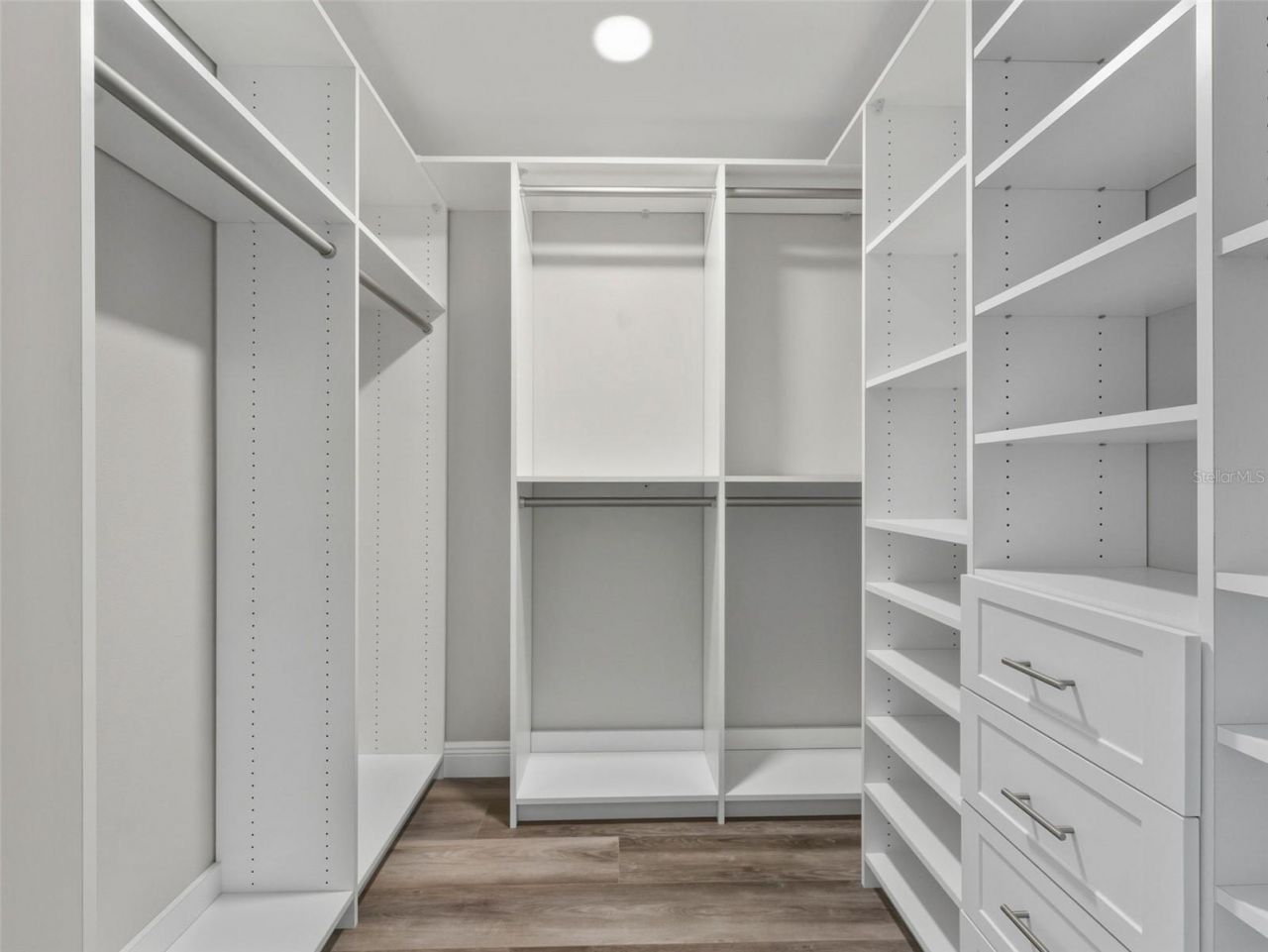 8717 Driftwood Drive, Tampa, FL 33615 Photo