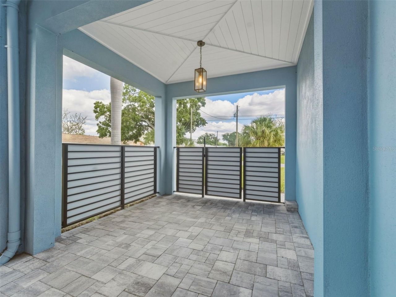 8717 Driftwood Drive, Tampa, FL 33615 Photo