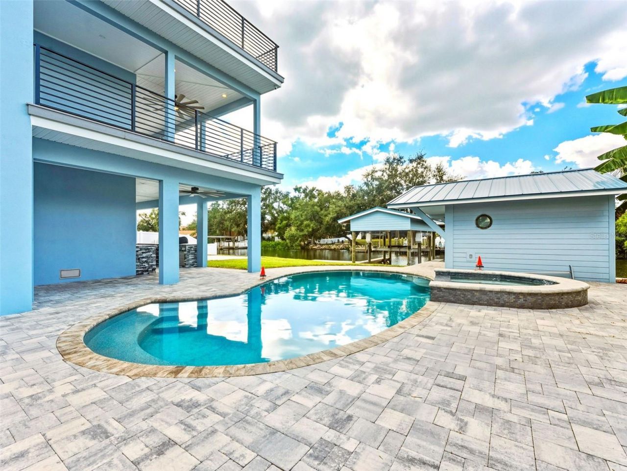 8717 Driftwood Drive, Tampa, FL 33615 Photo