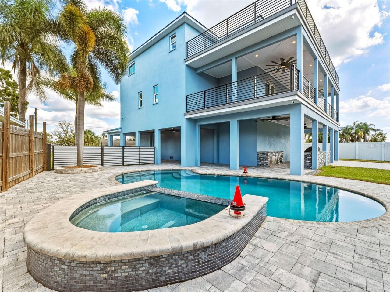 8717 Driftwood Drive, Tampa, FL 33615 Photo