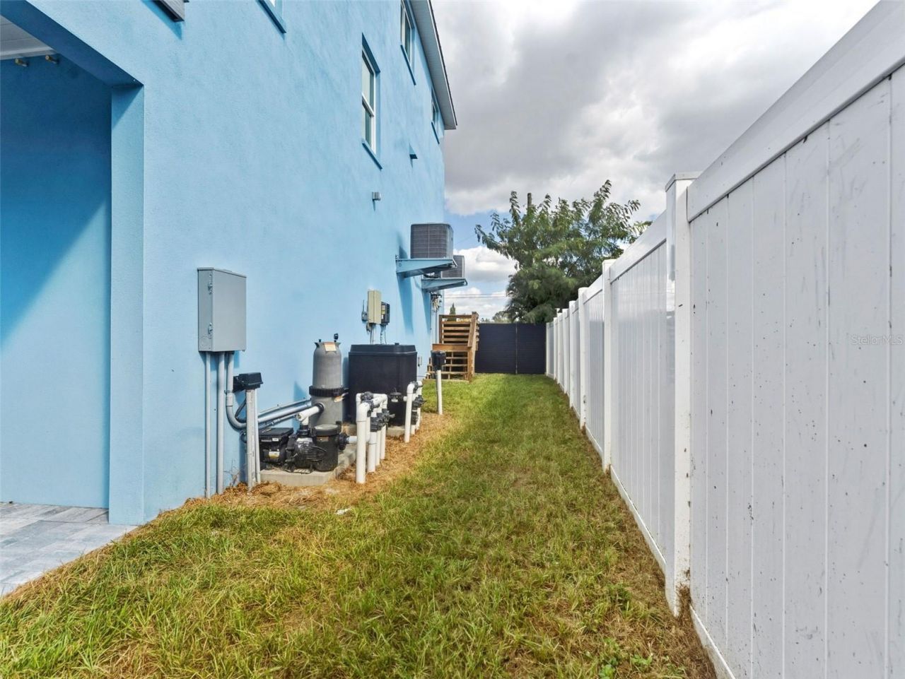 8717 Driftwood Drive, Tampa, FL 33615 Photo