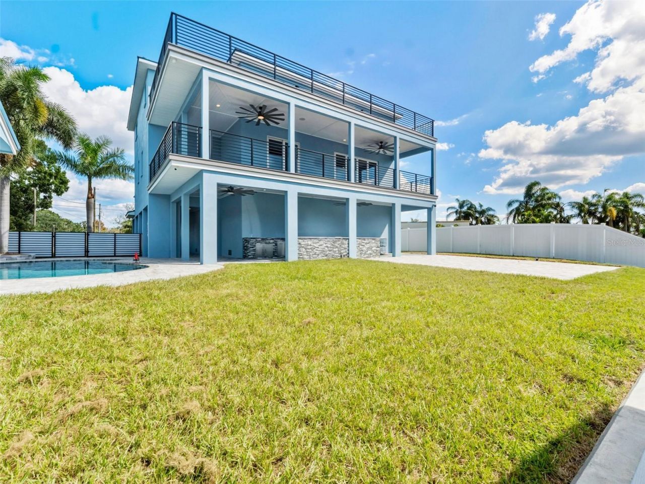 8717 Driftwood Drive, Tampa, FL 33615 Photo