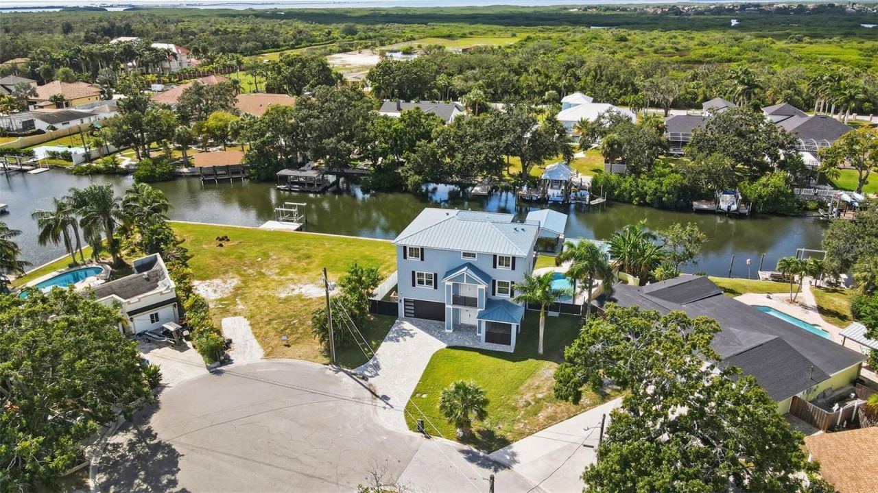 8717 Driftwood Drive, Tampa, FL 33615 Photo