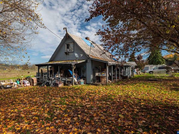 1715 Cascade Dr, Lebanon, OR 97355