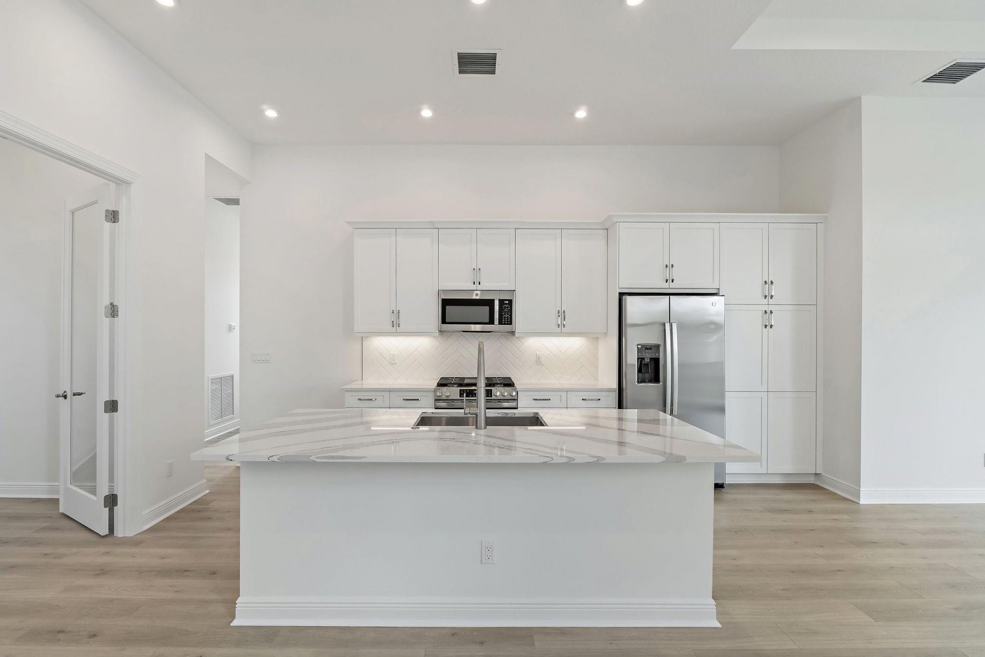 308 SE Via Sangro, Port Saint Lucie, FL 34952 Photo