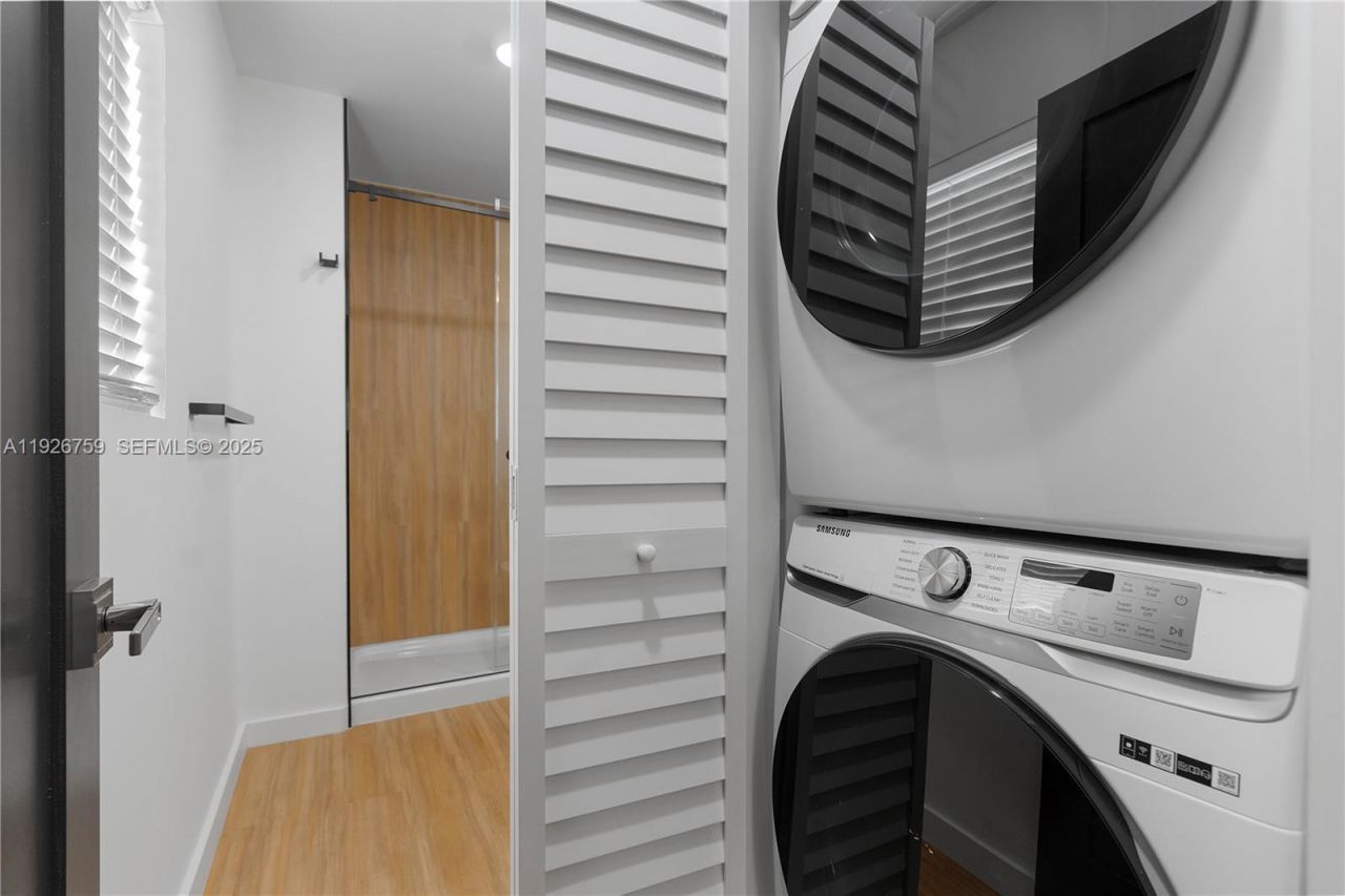 1428 NE 153rd Ter, North Miami Beach, FL 33162 Photo