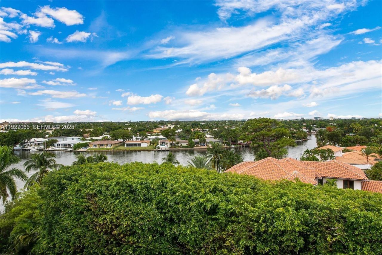 1881 Middle River Dr, Unit 307, Fort Lauderdale, FL 33305 Photo