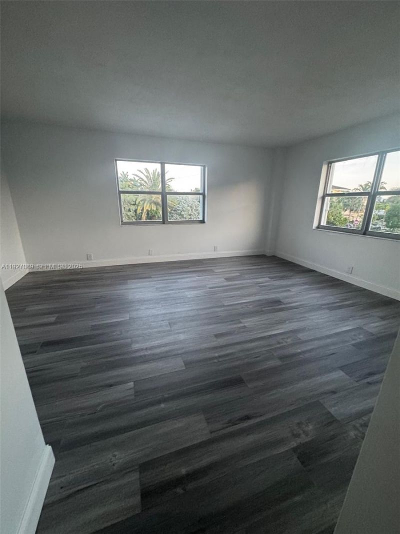 1881 Middle River Dr, Unit 307, Fort Lauderdale, FL 33305 Photo